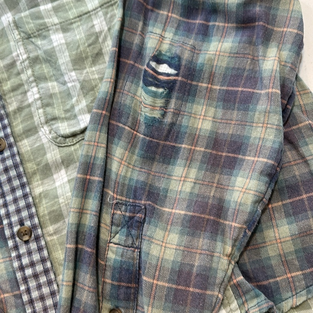 AEO Flannel Plaid Patchwork Button Down Cropped Shirt Size Medium - Picture 6 of 12